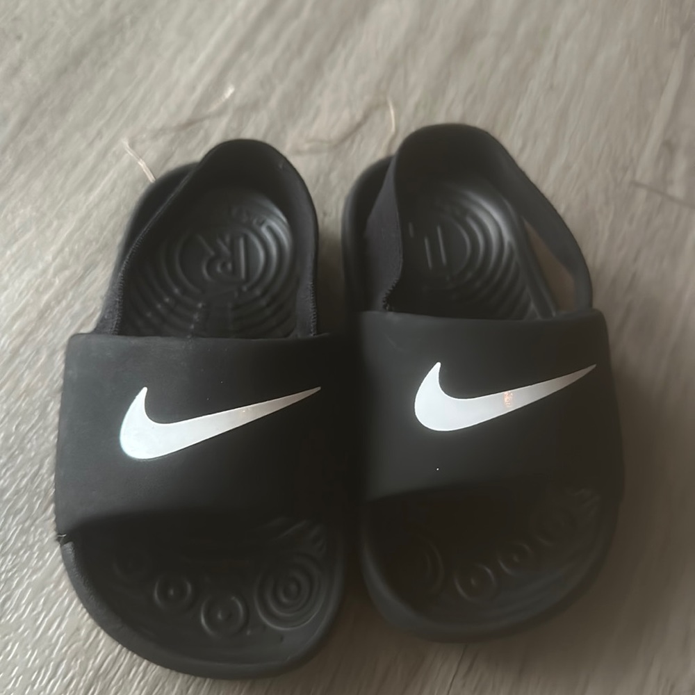 Nike toddler sandals